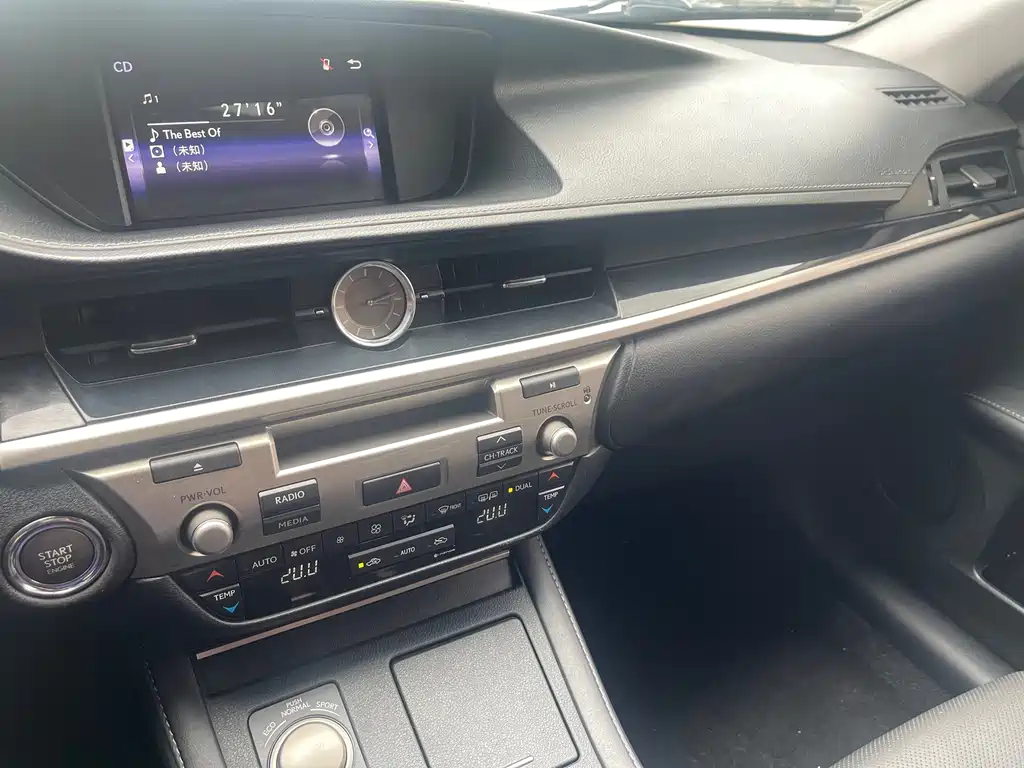 Lexus ES — миниатюра 11