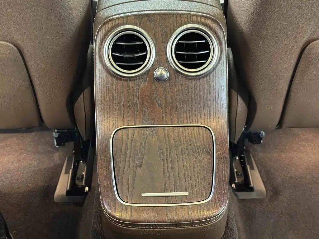 Mercedes-Benz E-Class — миниатюра 22
