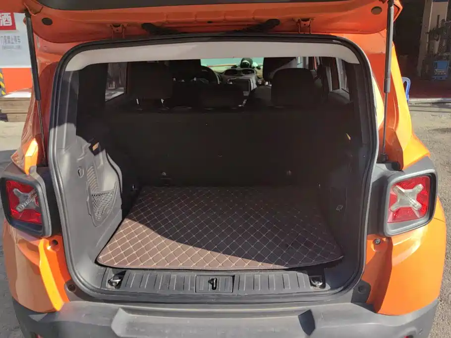 Jeep Renegade — миниатюра 4