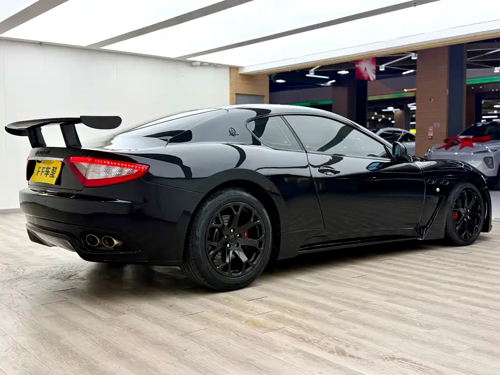 Maserati GranTurismo 2013 4.2L V8