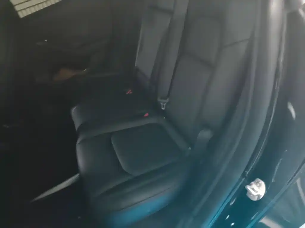 Tesla Model Y — миниатюра 14