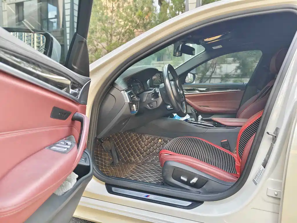 BMW 5 Series — миниатюра 8