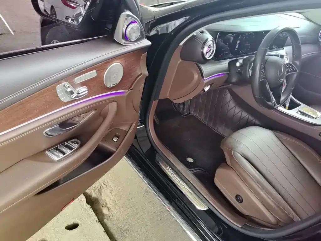 Mercedes-Benz E-Class — миниатюра 16