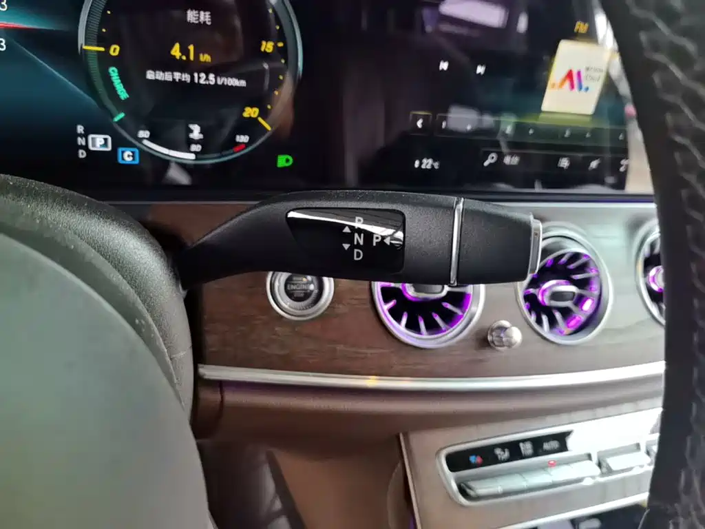 Mercedes-Benz E-Class — миниатюра 14