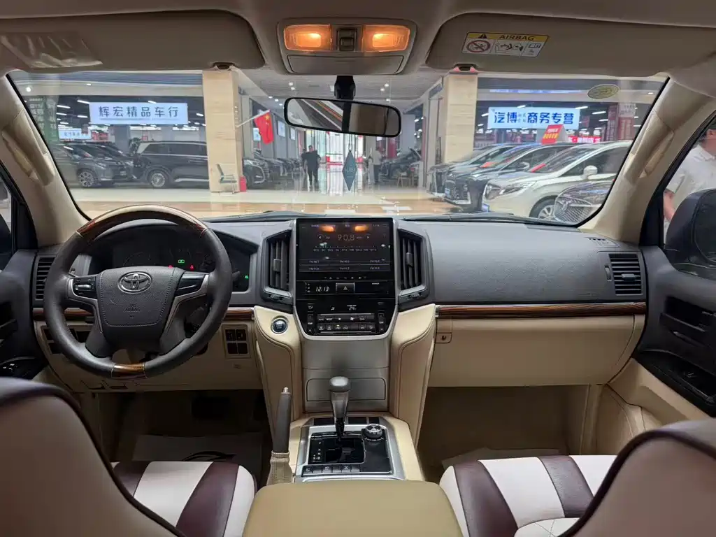 Toyota Land Cruiser — миниатюра 10