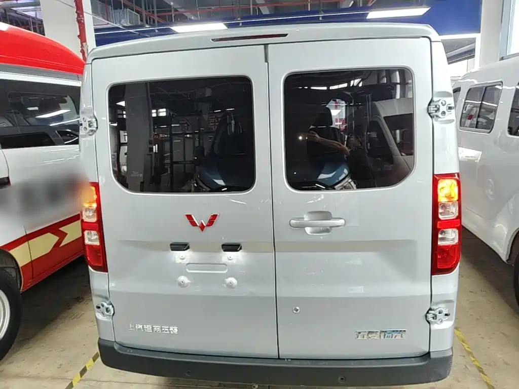 Wuling Yangguang — миниатюра 6