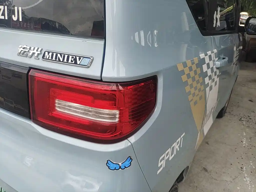 Wuling MINIEV — миниатюра 8