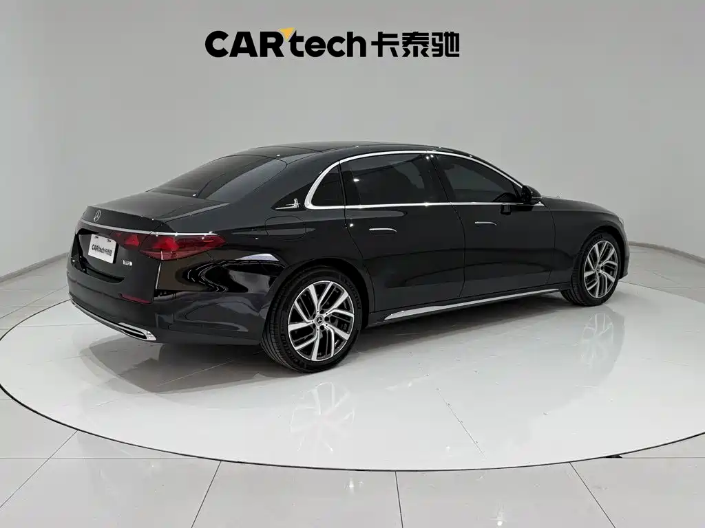 Mercedes-Benz E-Class — миниатюра 5