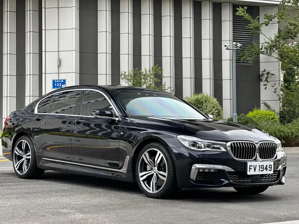 BMW 7 Series — миниатюра 3