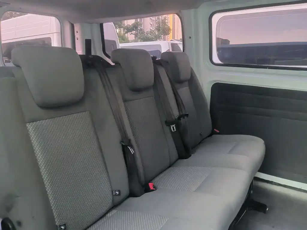 Ford Transit — миниатюра 5