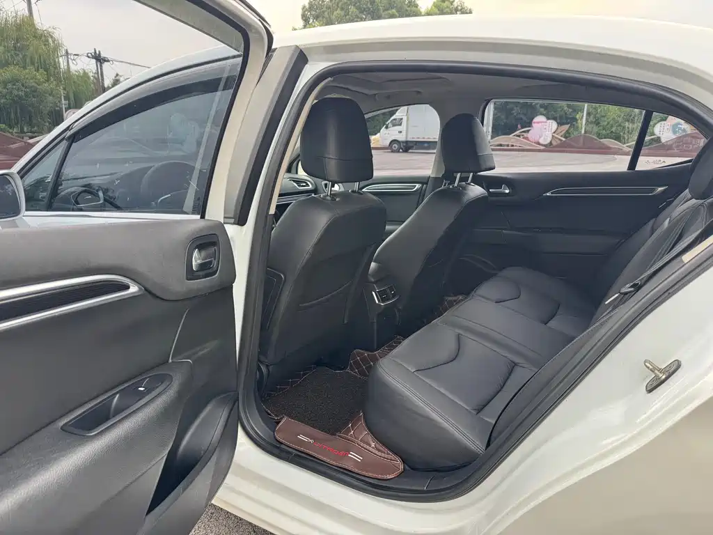 Citroen C4L — миниатюра 13