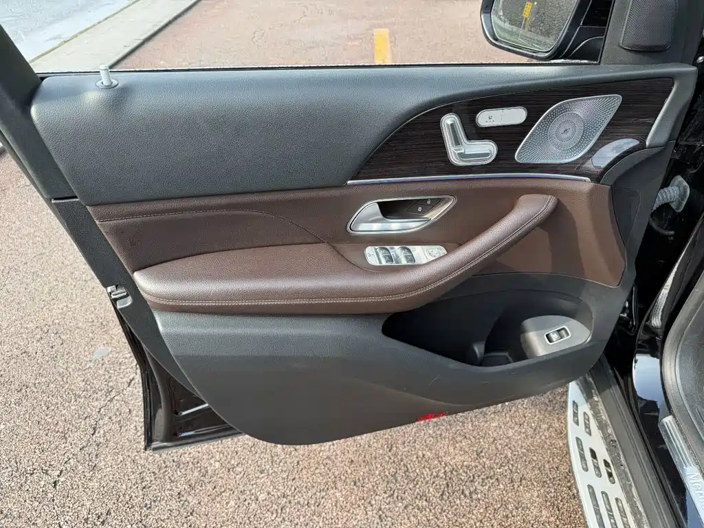 Mercedes-Benz GLE (Import) — миниатюра 6