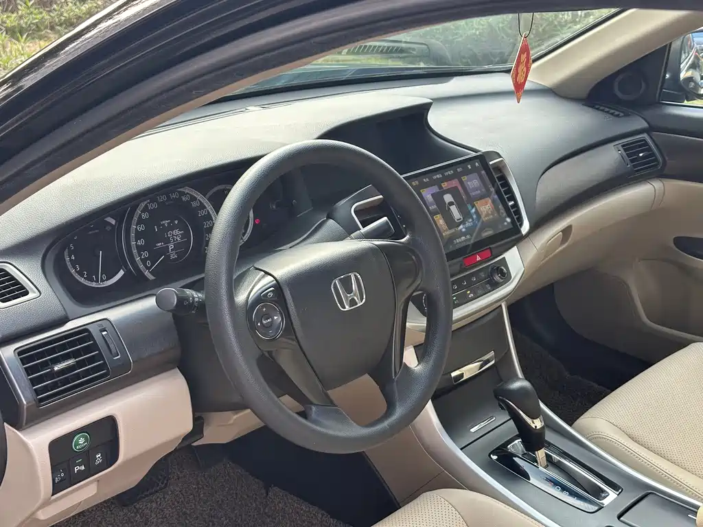 Honda Accord — миниатюра 9