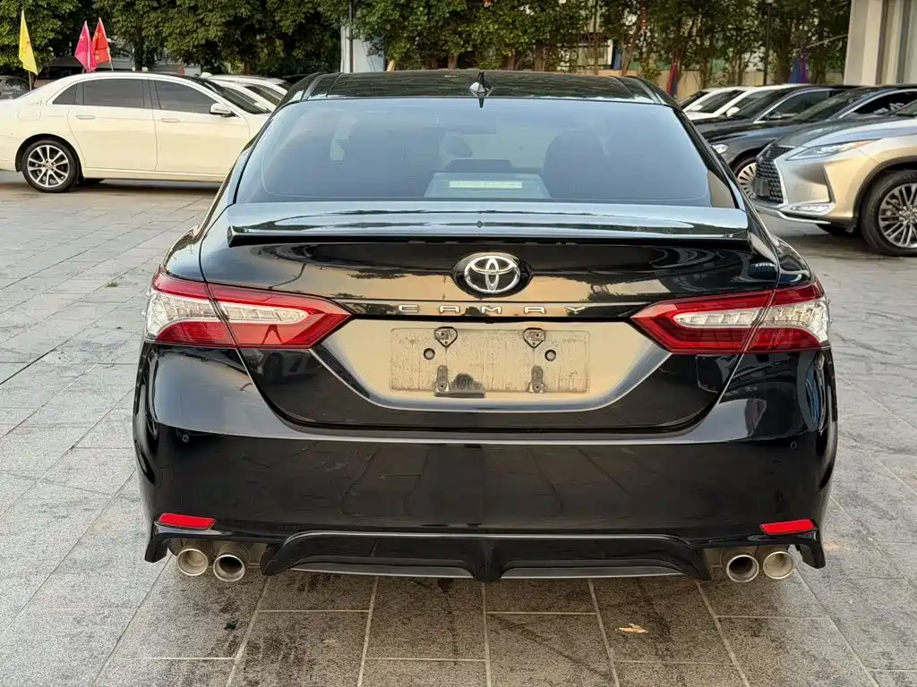 Toyota Camry — миниатюра 5