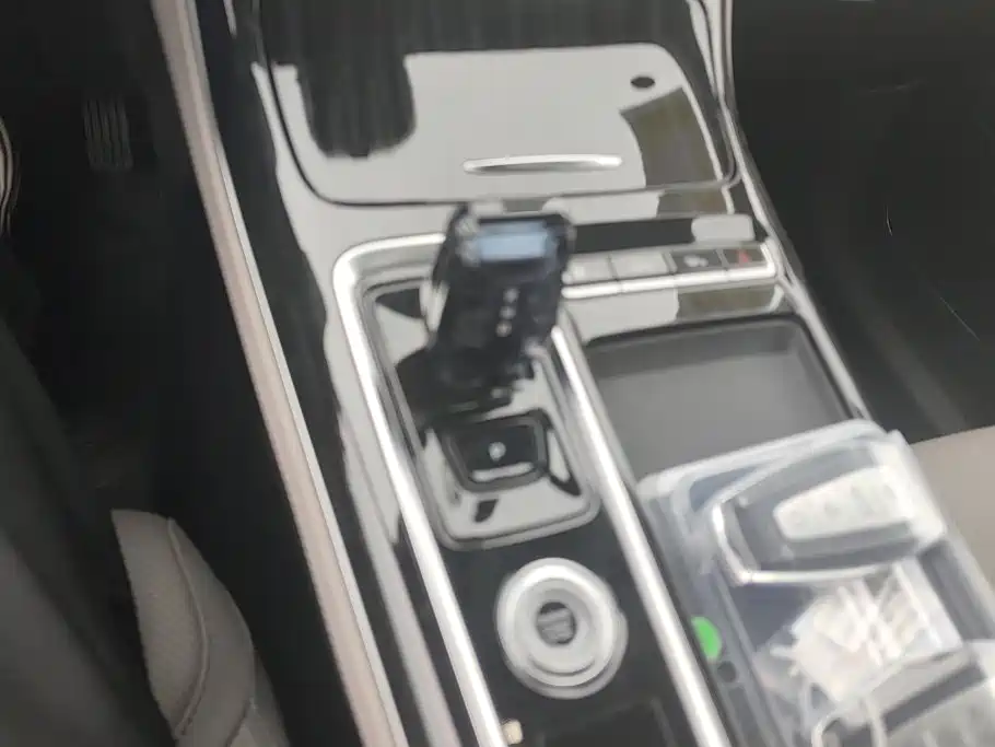 Geely Boyue L — миниатюра 16