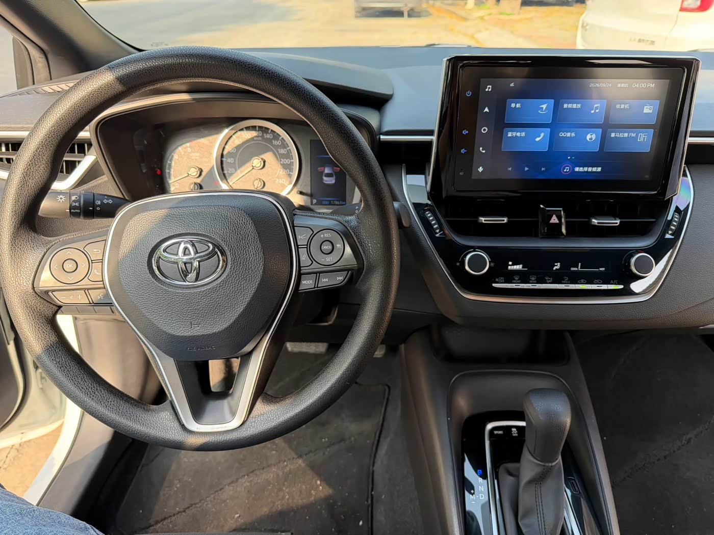 Toyota Levin 1.2 л 2022 г. Белый, пробег 17000 км
