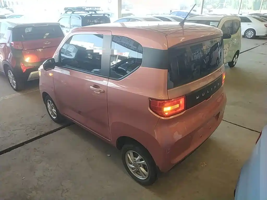 Wuling MINIEV — миниатюра 5