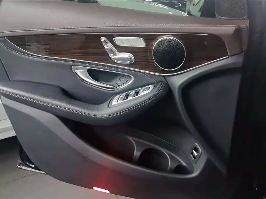 Mercedes-Benz GLC 2016 GLC 260 4MATIC