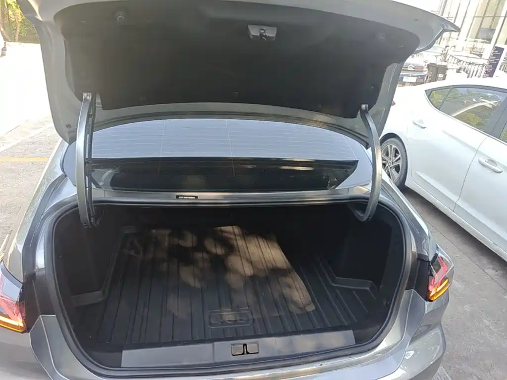 Peugeot 408 — миниатюра 19