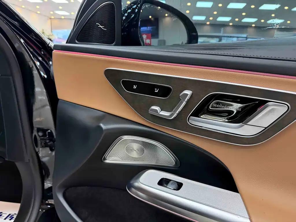Mercedes-Benz E-Class — миниатюра 18
