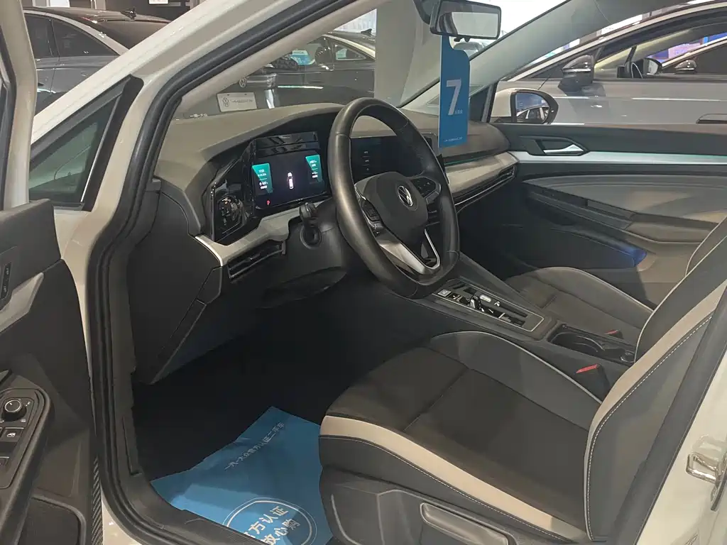 Volkswagen Golf — миниатюра 12