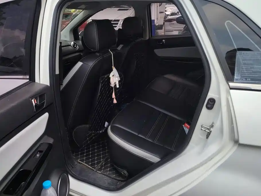BAIC New Energy EC5 — миниатюра 11