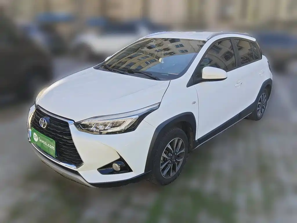 Toyota Yaris L — миниатюра 2