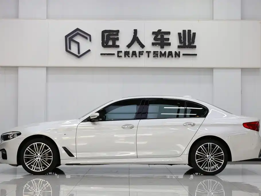 BMW 5 Series — миниатюра 4