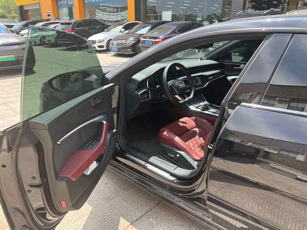 Audi A7L — миниатюра 4