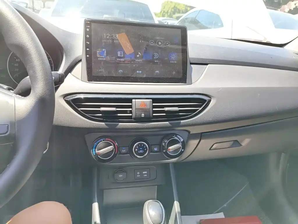 Hyundai Elantra — миниатюра 13