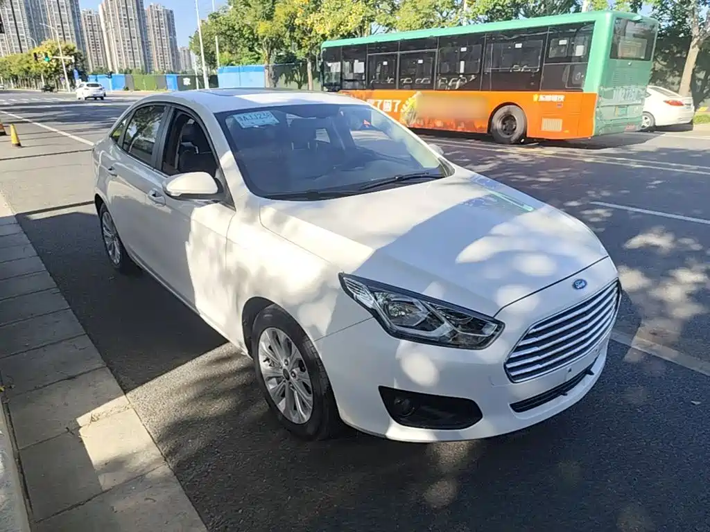 Ford Escort — миниатюра 4
