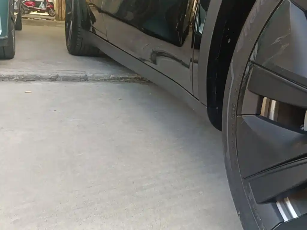 Tesla Model Y — миниатюра 21