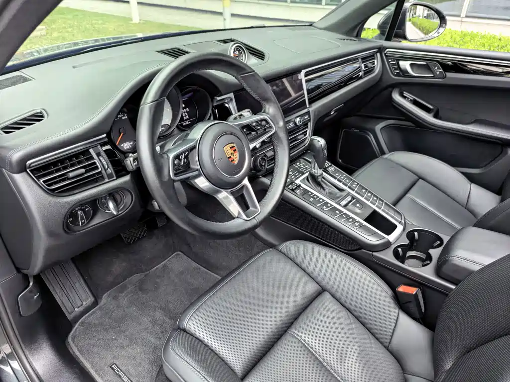 Porsche Macan — миниатюра 8
