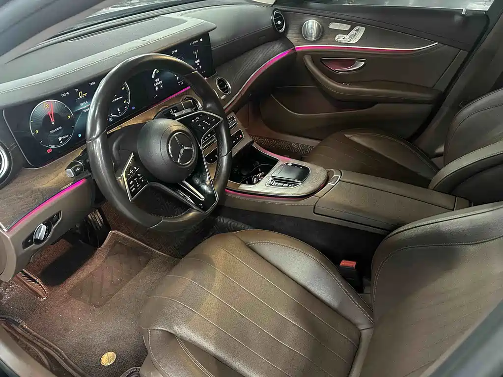 Mercedes-Benz E-Class — миниатюра 8