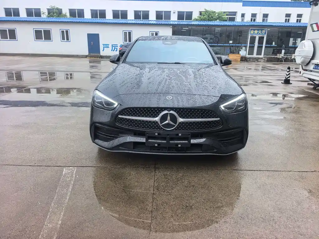 Mercedes-Benz C-Class 2025