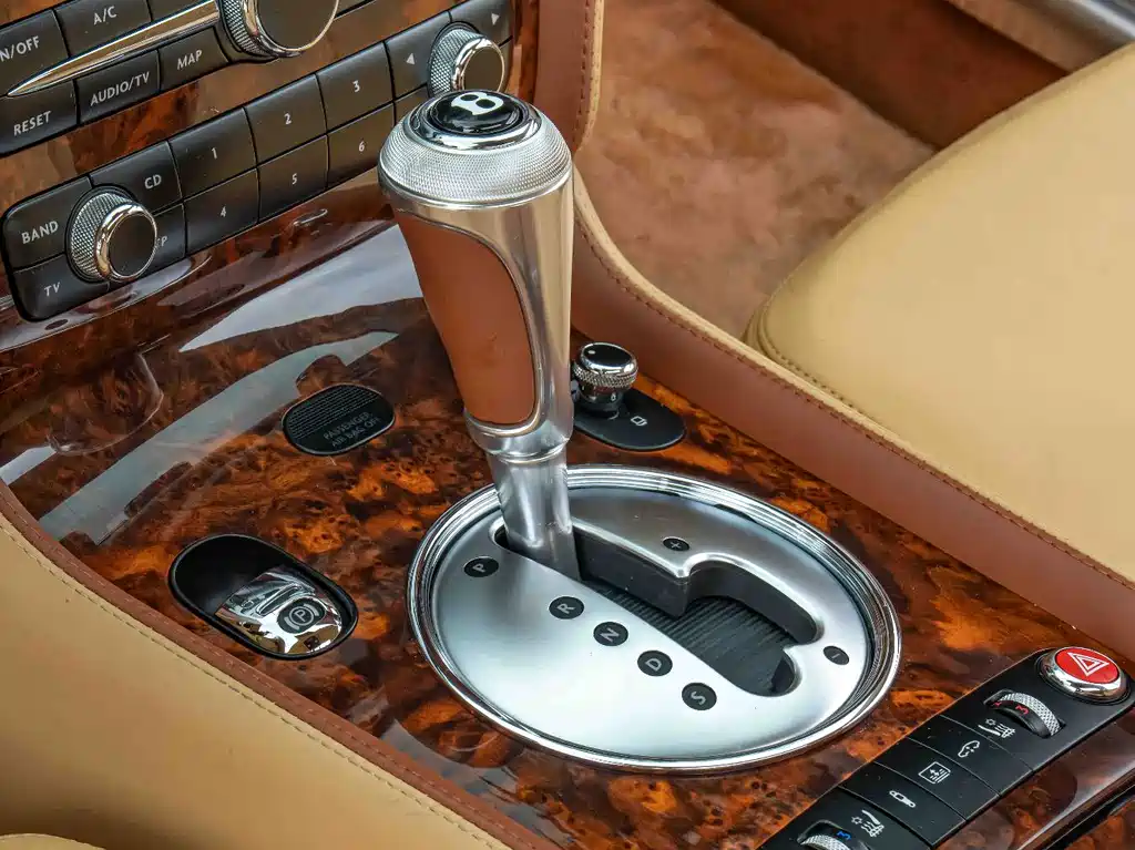 Bentley Flying Spur — миниатюра 16