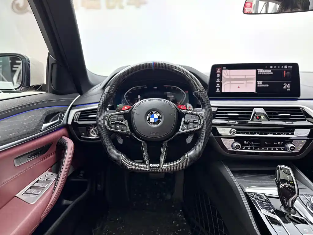 BMW 5 Series — миниатюра 8