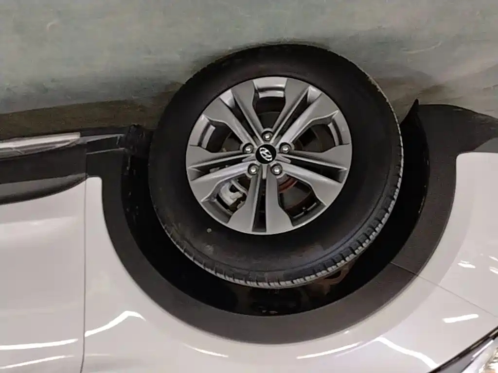 Hyundai Santa Fe — миниатюра 23