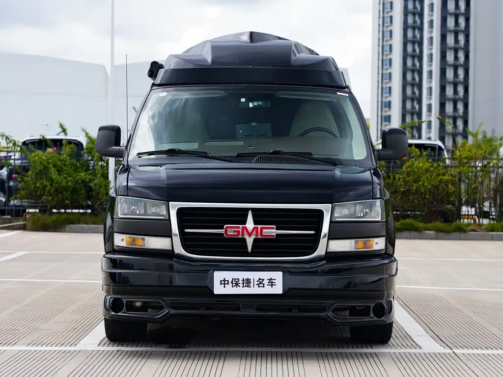 GMC Savana — миниатюра 3