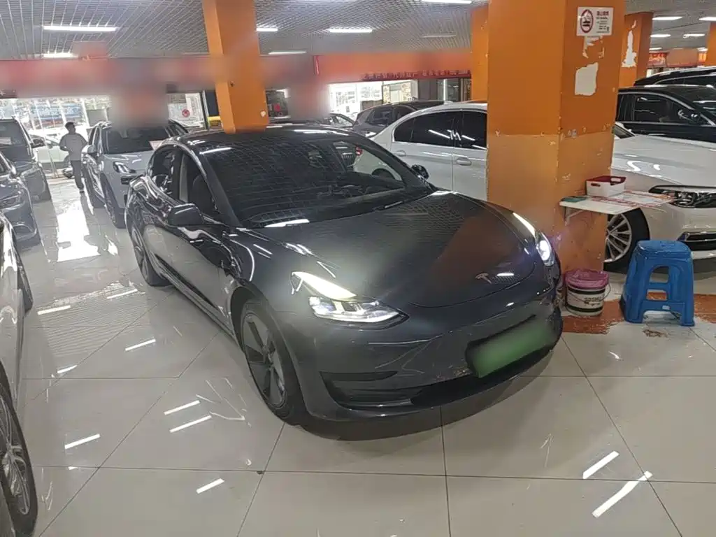 Tesla Model 3 — миниатюра 4