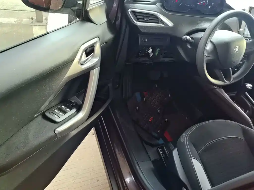 Peugeot 2008 — миниатюра 16