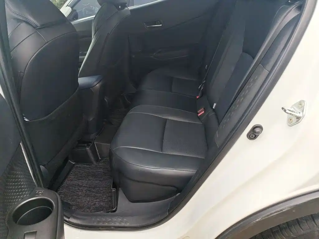 Toyota C-HR — миниатюра 15
