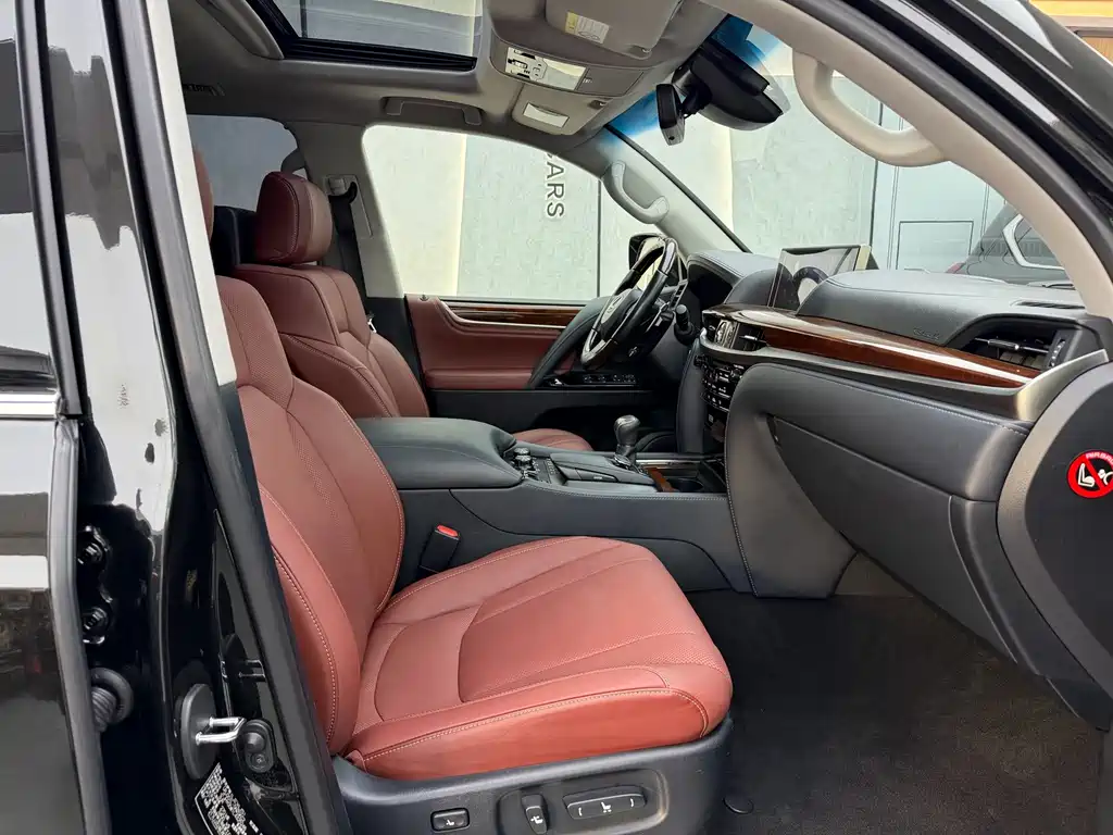 Lexus LX — миниатюра 13