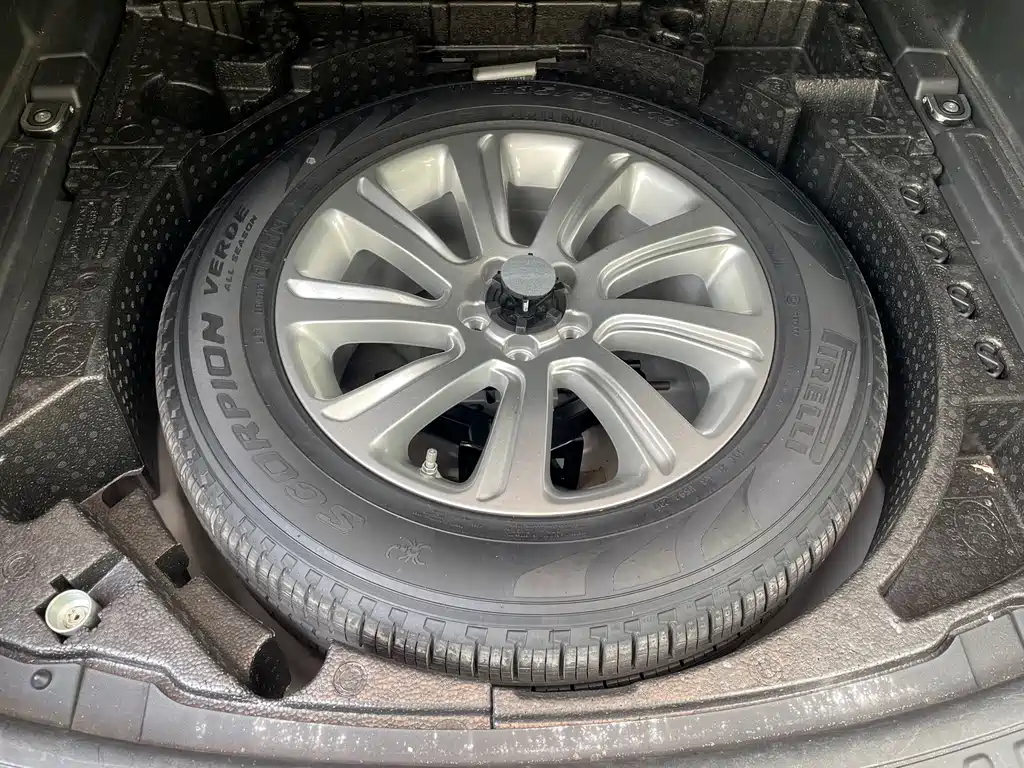 Land Rover Discovery Sport — миниатюра 14
