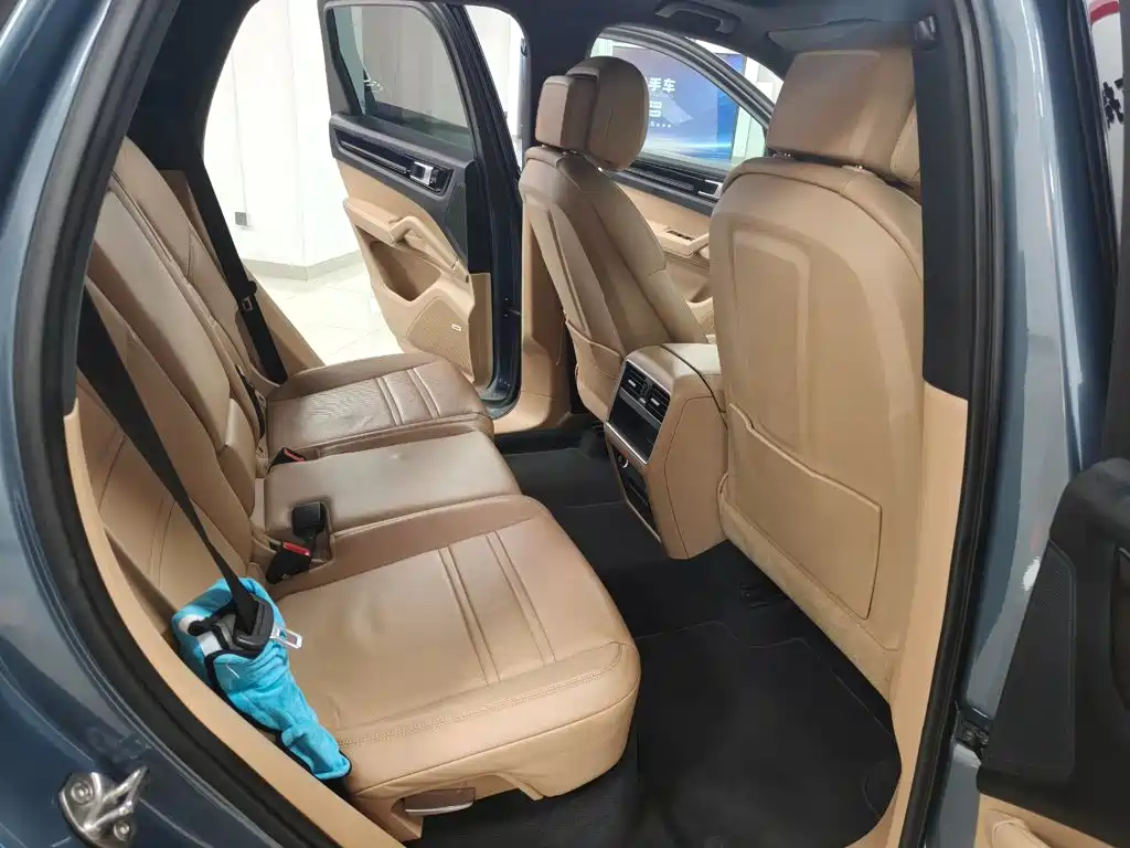 Porsche Cayenne Hybrid — миниатюра 14