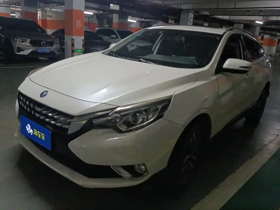 Venucia T90