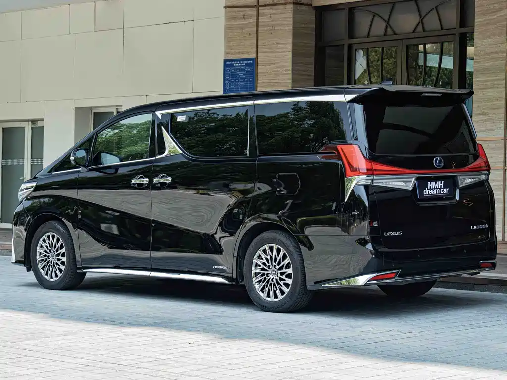 Lexus LM 2020 300h мест