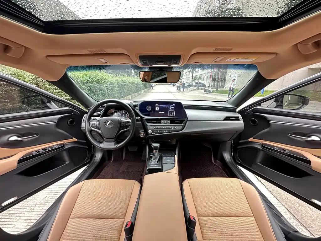 Lexus ES 2021 200