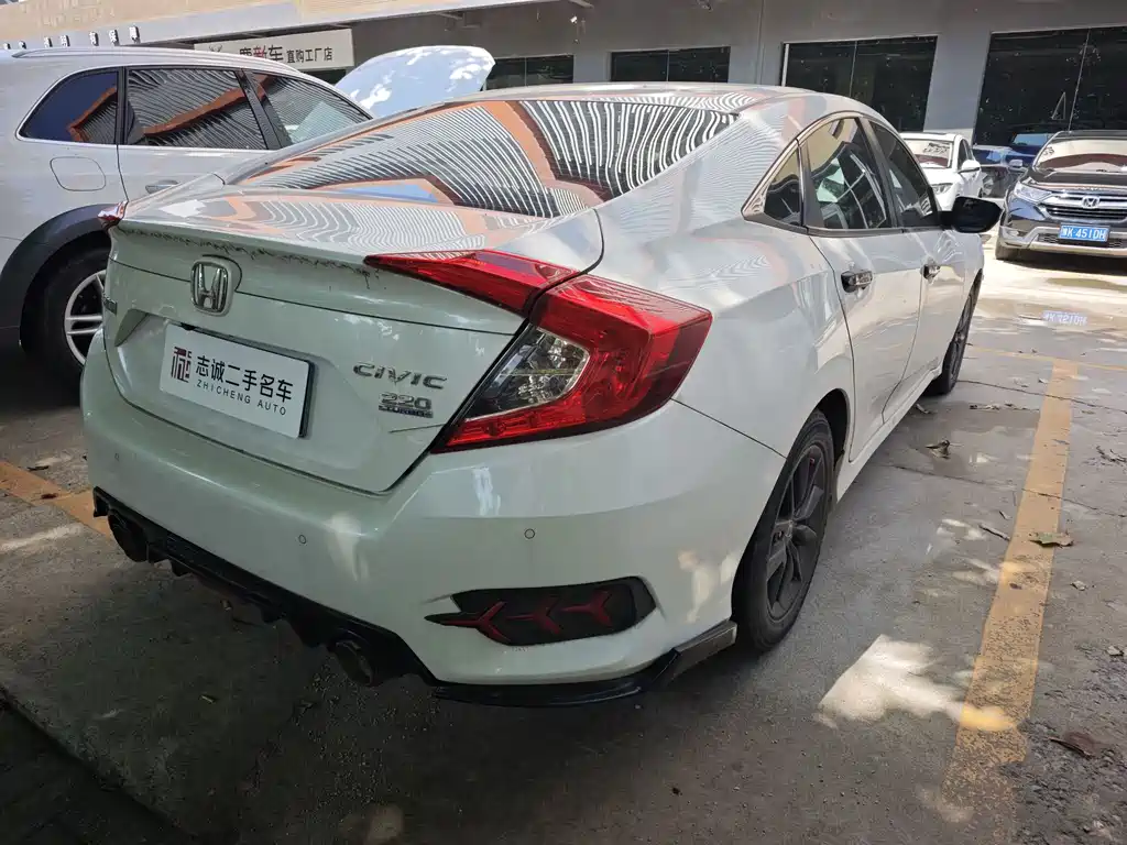 Honda Civic — миниатюра 6