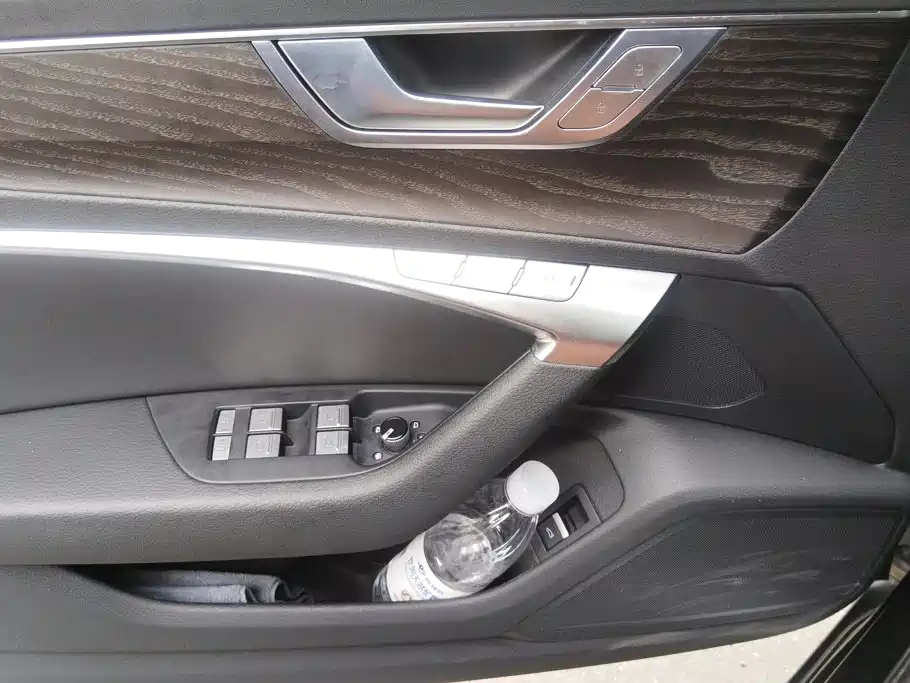 Audi A6L — миниатюра 7